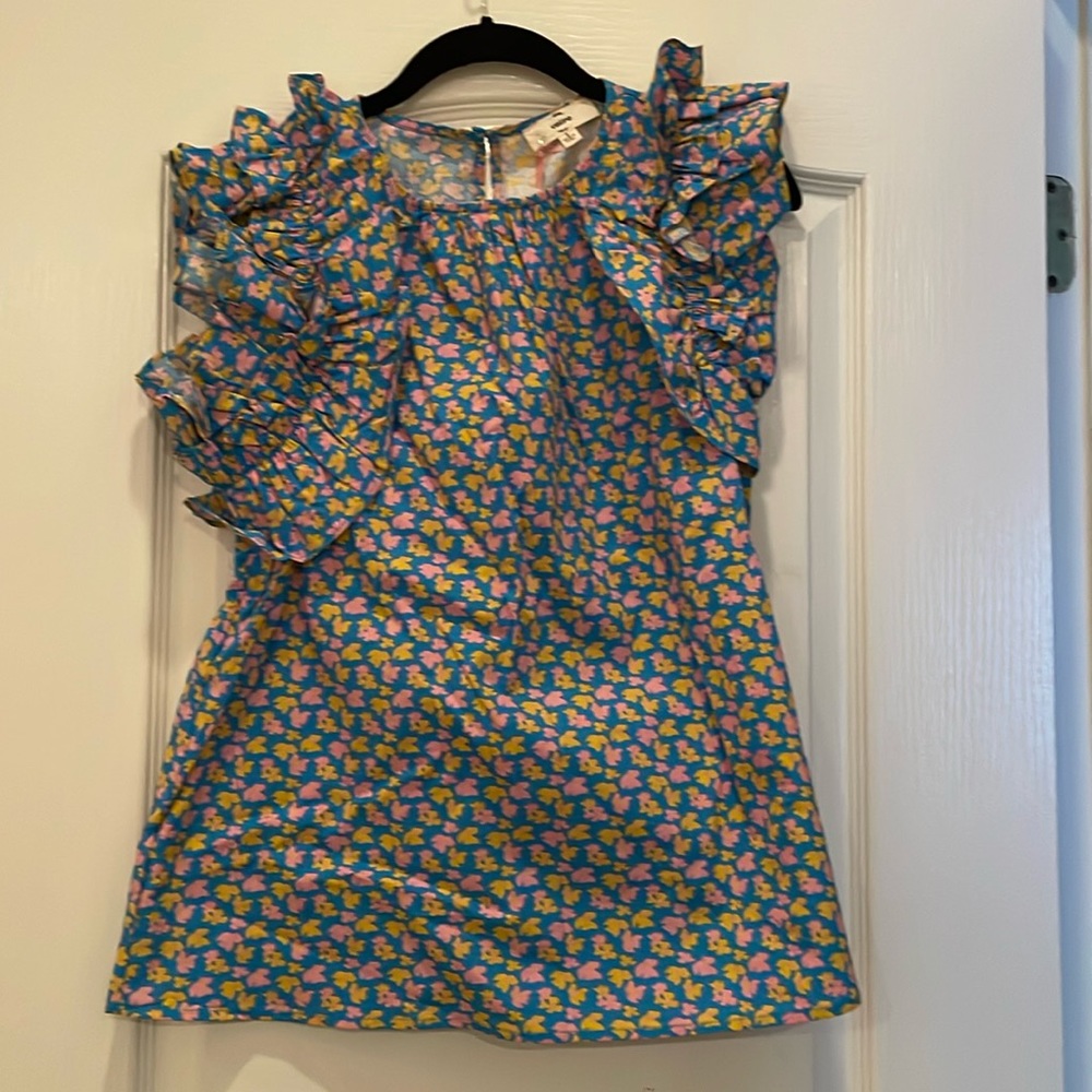 Cotton floral blouse.